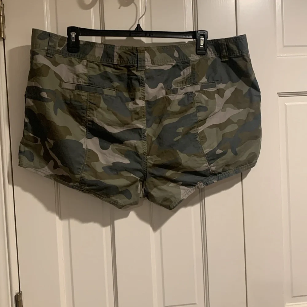 🤎💚Camo Shorts💚🤎 - Picture 4 of 10